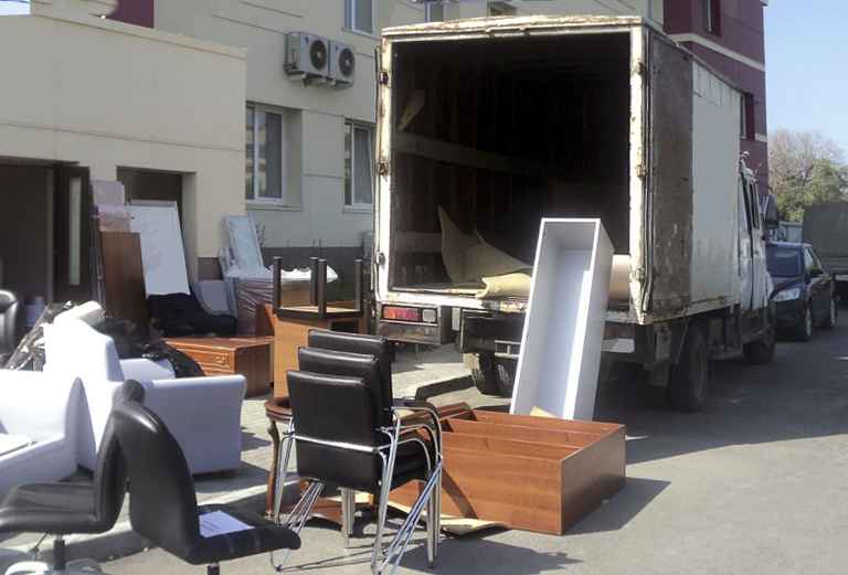 Заказать отдельную машину для отправки вещей : Мебель и бытовая техника из Симферополя в Владикавказ
